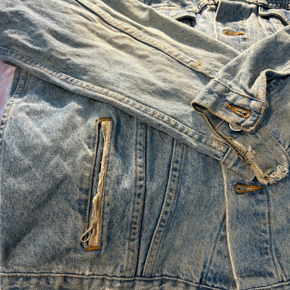 Jean jacket - Picture 2 of 8